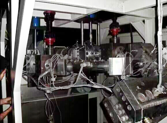 熔体泵在三层共挤片材生产线中的应用
